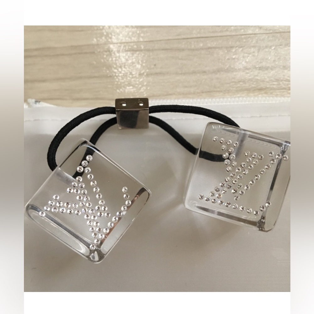 LOUIS VUITTON NWT Vintage Crystal Large Monogram Hair Cubes🤍 RARE FIND NWT💎